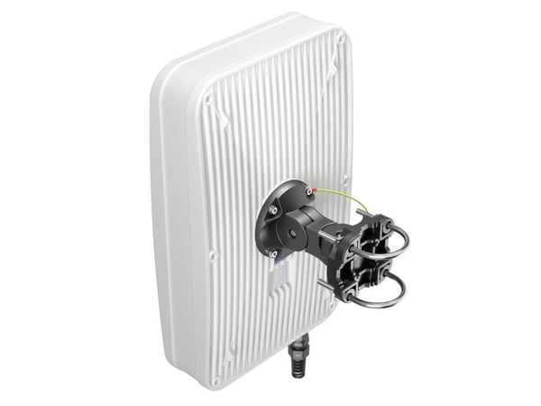 QuWireless QuMax Omni for TRB500, 4 dBi, 0.617-0.96/1.7-2.2/2.2-2.7/3.3–3.8, 3 / 4 dBi, 50 O, 360°, 35°