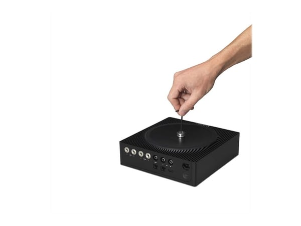 Flexson - Brakett - for 4 audio amplifiers - stål - svart - veggmonterbar, skrivebordsmonterbar - for Sonos Amp