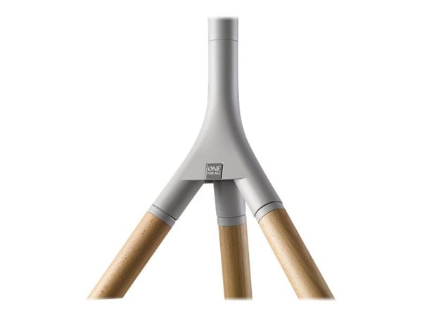 One For All WM 7472 - Stativ - tripod - for flatpanel - handmade wood - sølvgrå, ek - skjermstørrelse: 32"-65" - plassering på gulv