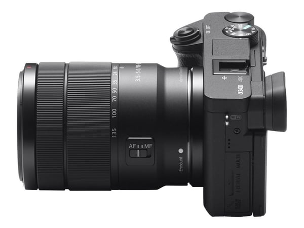 Sony a6400 ILCE-6400M - Digitalkamera - speilløst - 24.2 MP - APS-C - 4K / 30 fps - 7.5optisk x-zoom E 18-135 mm OSS-linse - Wi-Fi, NFC, Bluetooth ...