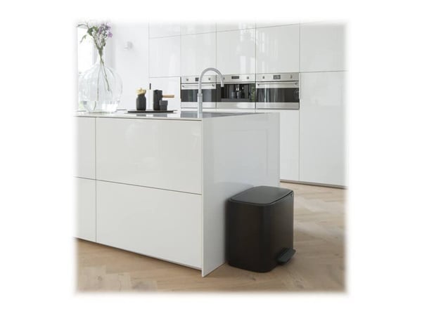 Brabantia Bo - Søppelbøtte - flipp-lokk - 34 L - fotpedal - matt svart