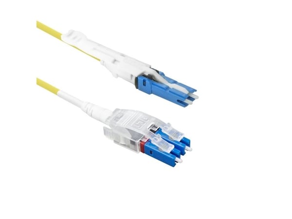 0,5 m singlemode OS2-polarisasjonsvridd dupleks fiberkabel med CS- til CS- LC-stik