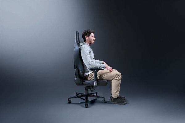 Razer Iskur V2 - Spillestol - ergonomisk - armlener - T-formet - tipping - roterende - syntetisk skinn - svart
