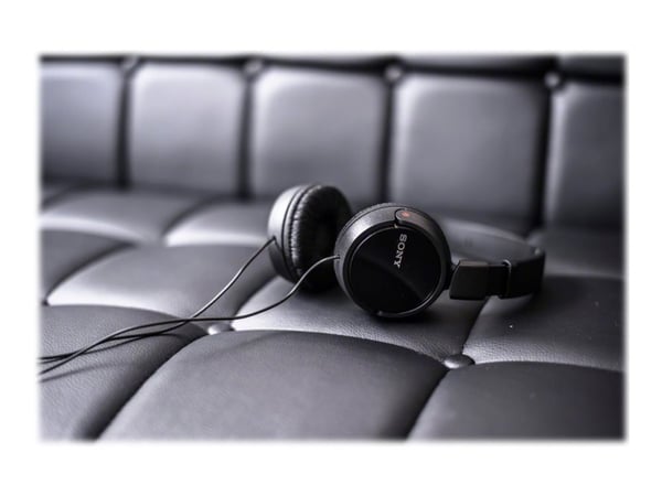 Sony MDR-ZX110AP - Hörlurar med mikrofon - fullstorlek - kabelansluten - 3,5 mm kontakt - svart