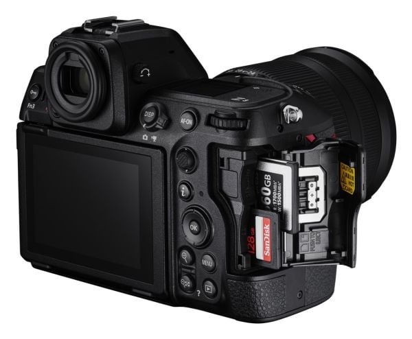 Nikon Z8 + NIKKOR 24-120/4 S, 45,7 MP, 8256 x 5504 piksler, CMOS, 8K Ultra HD, Berøringsskjerm, Svart