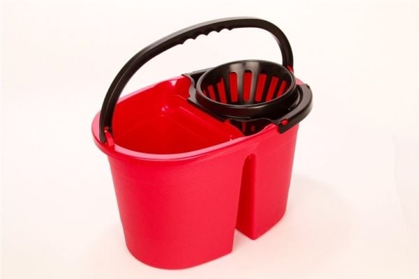 bøtte med dreneringsfunksjon Okko, 16 l, sort/rød