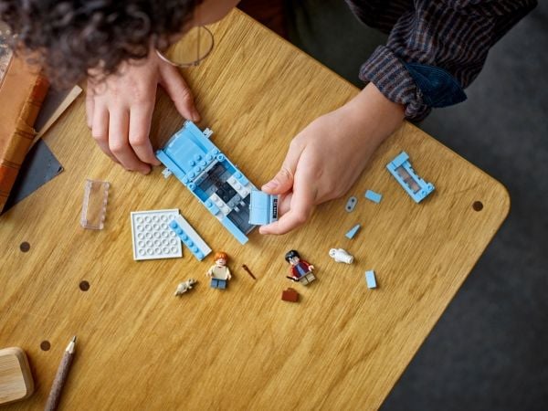 LEGO Harry Potter TM 76424 Flygende Ford Anglia™