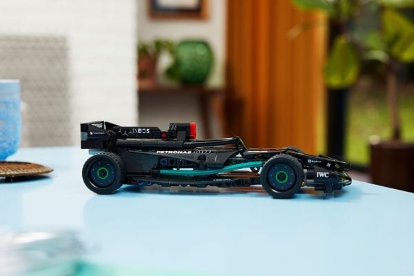 LEGO Technic 42165 Mercedes-AMG F1 W14 E Performance pull-back