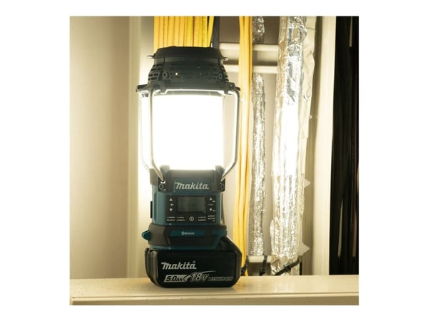 Makita DMR056 akkukäyttöinen radio, DAB+, Bluetooth, 14,4/18 V, 310 lm, valaisimella