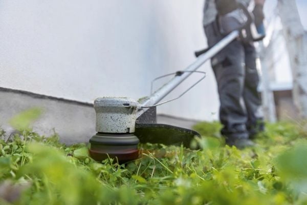 Bosch GRT 18V-33 PROFESSIONAL, Trådkutter, 33 cm, Nylontråd, D-sløyfet håndgrep, 2,4 mm, 6400 RPM - SOLO