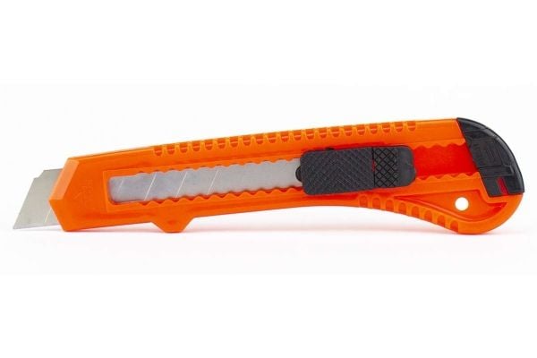 Hobbykniv med brekkblad 18 mm nr. K13