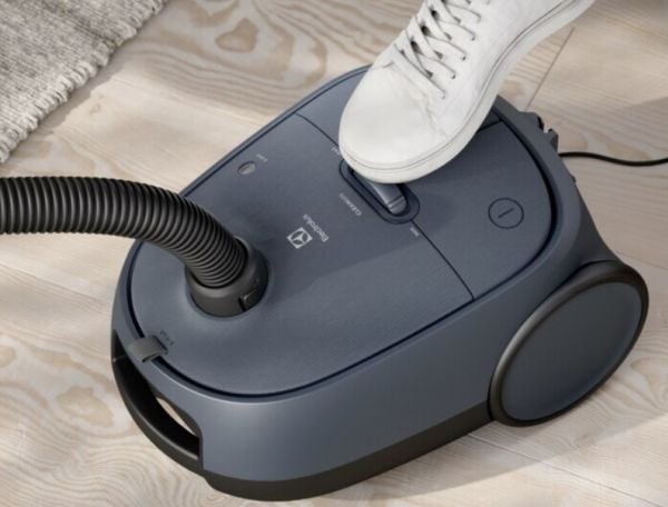 Electrolux EB61C2DBP, 750 W, Sylindervakuum, Tørr, Støv pose, 3,5 l, HEPA