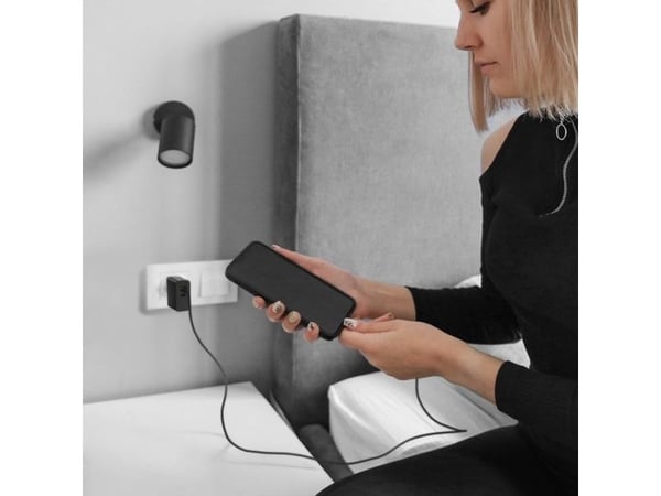 Qoltec Super Quick PD -laturi | 1xUSB-C | 1xUSB | 90W | 5-20V | 2.4-4.35A | Musta | Musta