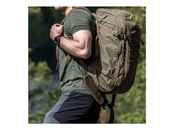 Suunto Core Alpha - Sportklocka med rem - handledsstorlek: 140-240 mm - monokrom - 67 g  - stealth