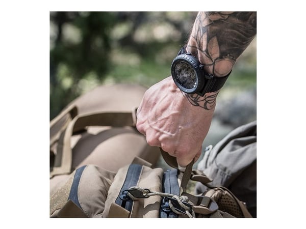 Suunto Core Alpha - Sportklocka med rem - handledsstorlek: 140-240 mm - monokrom - 67 g  - stealth