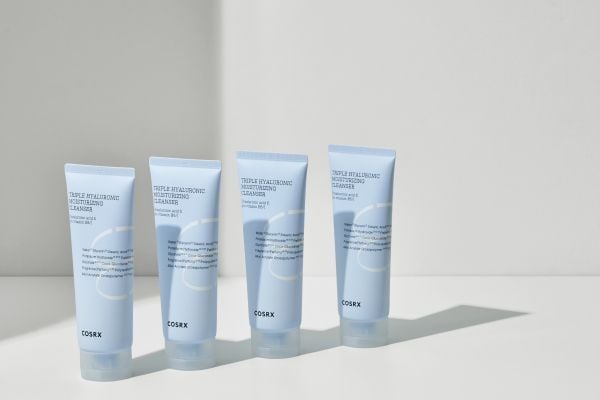 CosRx Triple Hyaluronic Moisture Cleanser Fuktighetsgivende ansiktsrenseskum 150 ml