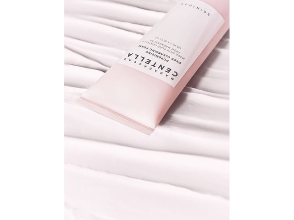 SKIN1004 Madagascar Centella pore-rensende dyprensende renseskum 125 ml