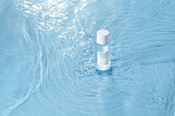 SKIN1004 Madagascar Centella Hyalu-Cica Brightening Toner 210 ml