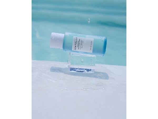 SKIN1004 Madagaskar Centella Hyalu-Cica Brightening Tonic 210 ml
