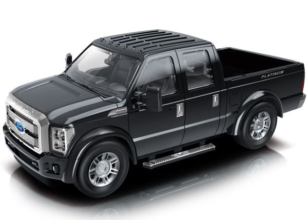 Ford F-350 Super Duty Kaukosäädinauto 1:24 valoilla