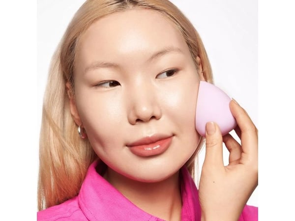 Essence Cosmetics Makeup Baking Sponge Applicator 1 Piece 01 Dab Blend