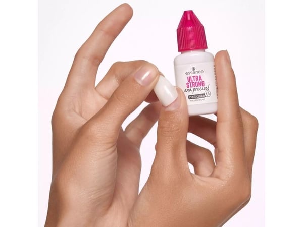 Ultra Strong &amp; Precise! Nail Glue (W.8 g)