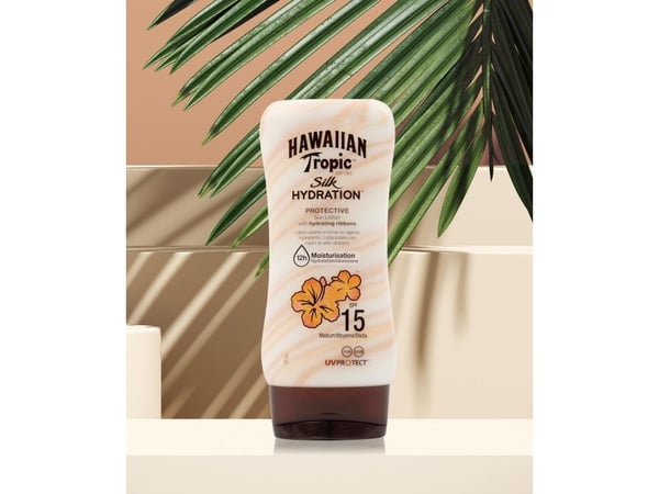Hawaiian Tropic Silk Hydration Protective Sun Lotion SPF 15, Sunscreen lotion 180 ml