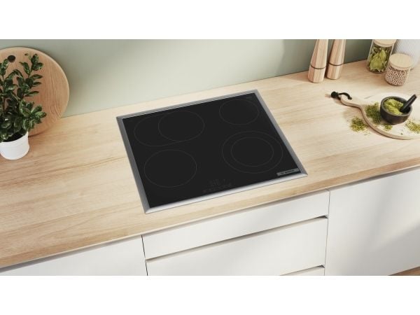 Bosch Serie | 4 PKN645BB2E - Keramisk häll - 4 kokplattor - Fördjupning - bredd: 56 cm - djup: 49 cm - med kanter i rostfritt stål - svart / rostfr...