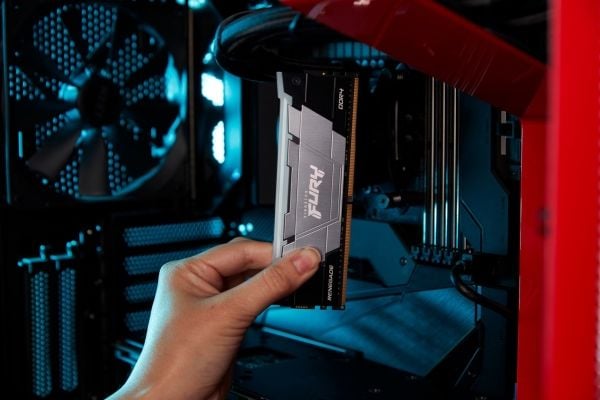 Kingston Technology FURY 16 Gt 3200 MT/s DDR4 CL16 DIMM (2 kpl:n pakkaus) Renegade RGB, 16 GB, 2 x 8 GB, DDR4, 288-pin DIMM