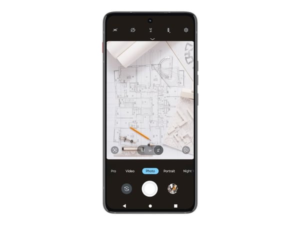 Motorola Q ThinkPhone, 16,5 cm (6.5"), 8 GB, 256 GB, 50 MP, Android 13, Musta