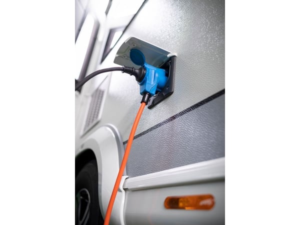 Brennenstuhl CEE-jatkojohto 25m kulmaliittimellä CEE 230V/16A, oranssi