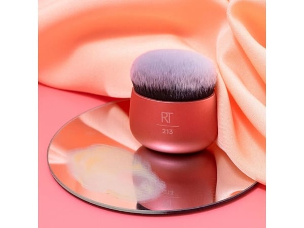 Real Techniques Foundation Blender