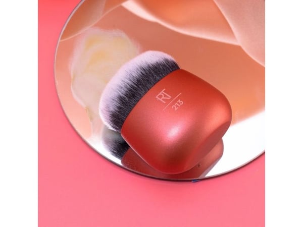 Real Techniques Foundation Blender