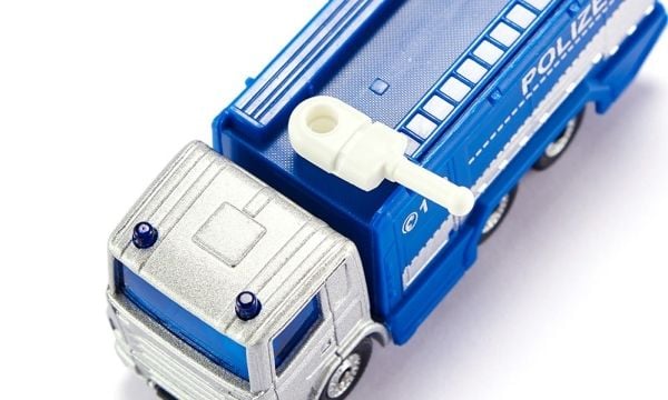Siku polis vattenkanon