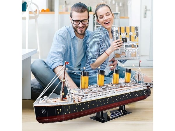 CUBIC FUN CUBICFUN 3D-pussel "Titanic" (LED)