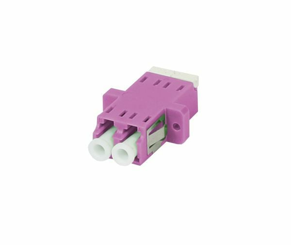 LWL-koblingLC-sokkelLC-sokkel 50125u multimode OM4 lyngfiolett dupleks PVC med flens med ensidig laserbeskyttelsesklaff Synergy 21