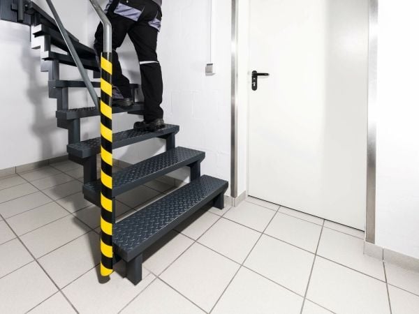 HOLDBAR rørbeskyttelsesprofil P30 gul/svart selvklebende 1m