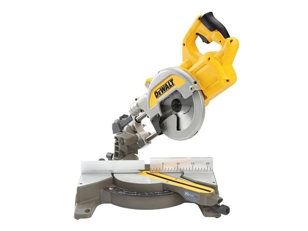 DeWALT DCS777N