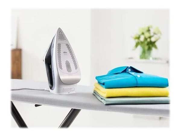 Braun TexStyle 7 Pro SI 7149 - Ångstrykjärn med automatisk avstängning - sula EloxalPlus FreeGlide 3D - 2900 W - vit / svart