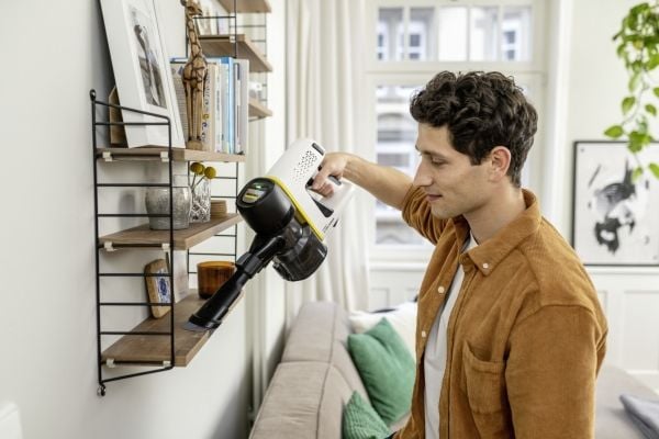 Kärcher VC 4, 2-i-1 stavstøvsuger, Uten pose, Sort, Hvit, 0,65 l, Rektangulær, Tørr