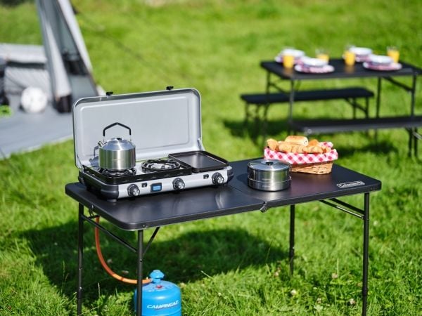 Campingaz 2 MULTI COOK, Nestemäisellä polttoaineella toimiva liesi, 2 vyöhykettä, verhous, tarttumaton, kokoontaitettava, 5,4 kg