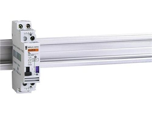 Schneider Electric A9C30812, Valkoinen, EN 669-1 EN 669-2-2, 50 - 60 Hz, 16 A, 18 x 60 x 84 mm, -20 - 50 °C