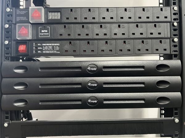 Equip 327505, Blankt panel, Sort, 1U, China, 482,6 mm, 30 mm