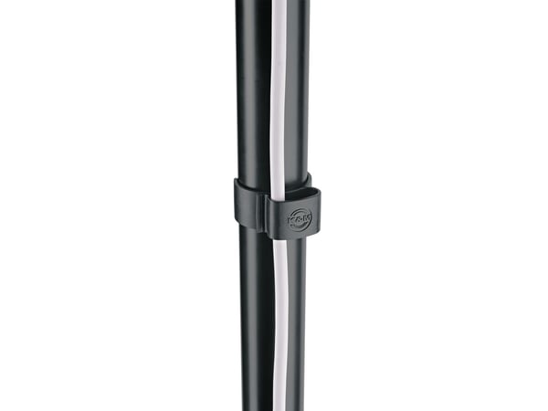 KOENIG &amp; MEYER Kabelklämmor av plast för högtalar- och ljusstativ (för rör-Ø 35-42 mm | 2 st) - i svart (21406-000-55)