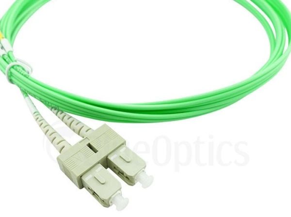 BlueOptics© Dupleks fiberoptisk patchkabel, LC-UPC/SC-UPC beige, 50 meter, multimodus G50/125µm, OM5, inngangsdempning: mindre enn 0,2dB, merkefibe...