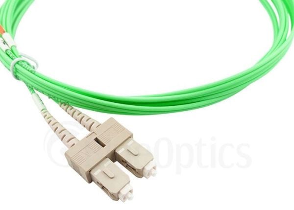 BlueOptics© Dupleks fiberoptisk patchkabel, LC-UPC/SC-UPC beige, 50 meter, multimodus G50/125µm, OM5, inngangsdempning: mindre enn 0,2dB, merkefibe...