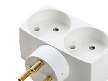 E-line kaksoispistoke valkoinen - pyöreä w/j, 230V/13A