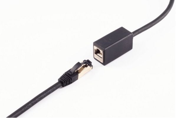 shiverpeaks ®-BASIC-S nettverk RJ45 patch kabelforlengelse Kat. 8,1 LSZH svart 0,5 m (BS08-44015)