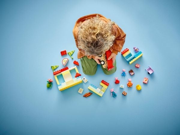 LEGO DUPLO 10434 Gurli Pig supermarketissa