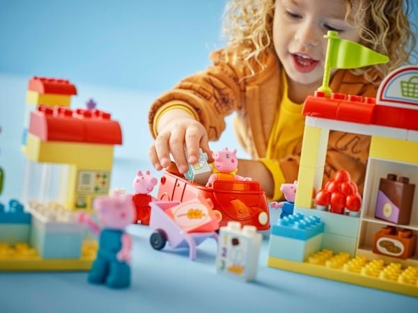LEGO DUPLO 10434 Gurli Pig supermarketissa